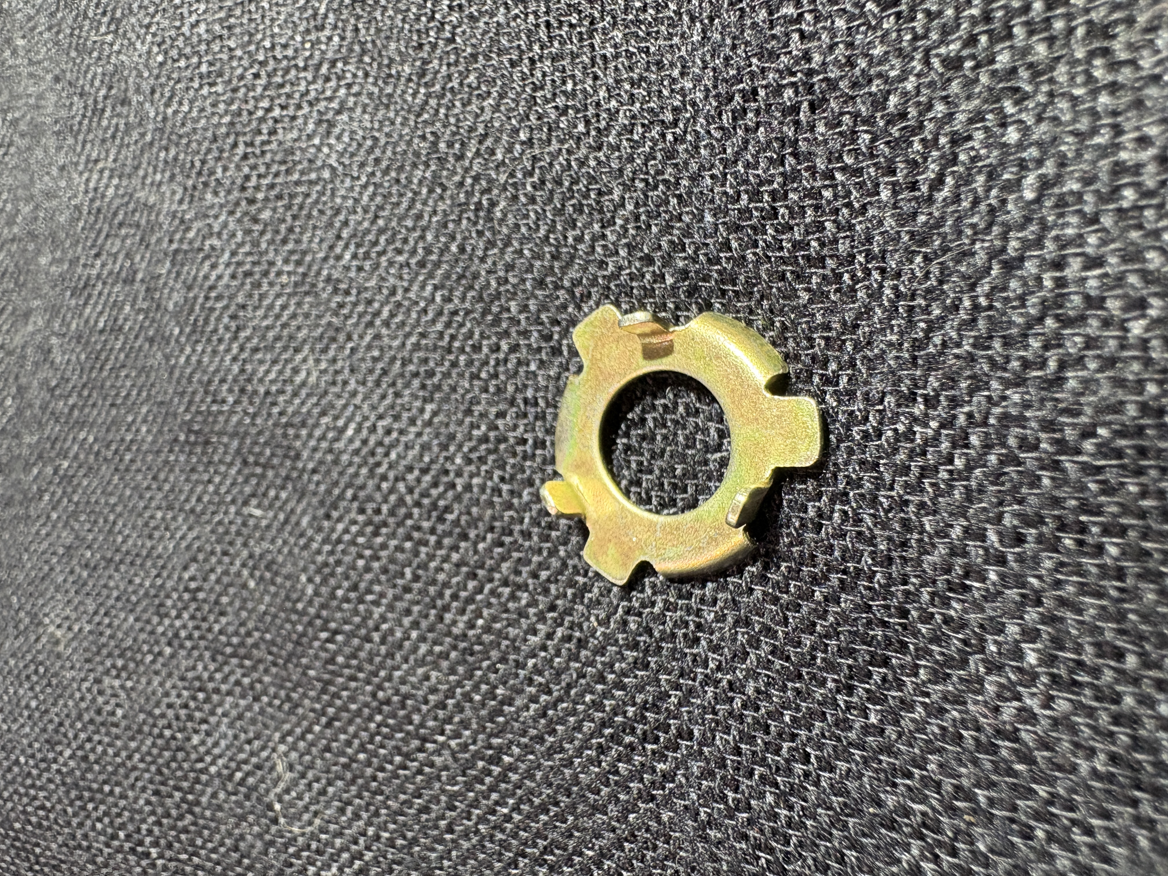Tapa Ford, embutido de chapa industrial — Metalúrgica Korcsog